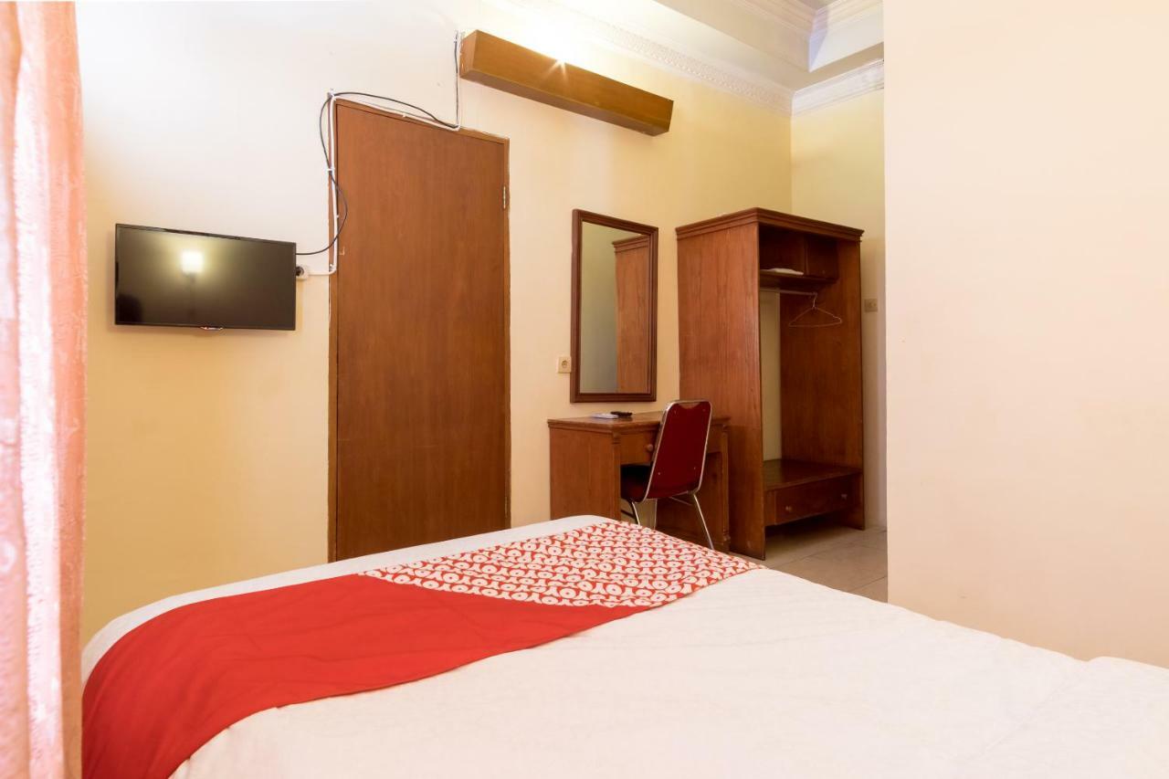Oyo 1030 Hotel Bumi Asih Medan Eksteriør bilde
